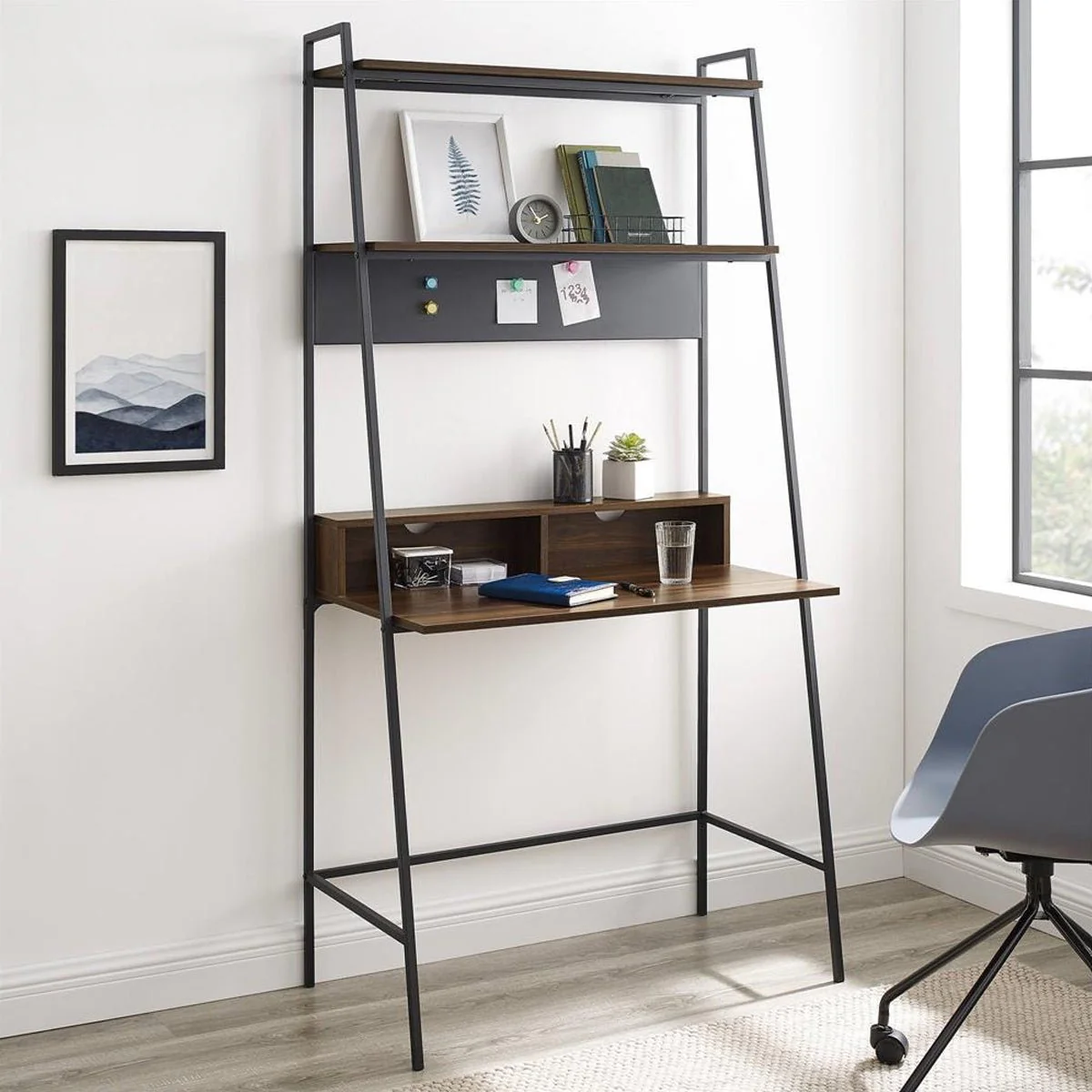 Arlo - Wood Ladder Computer