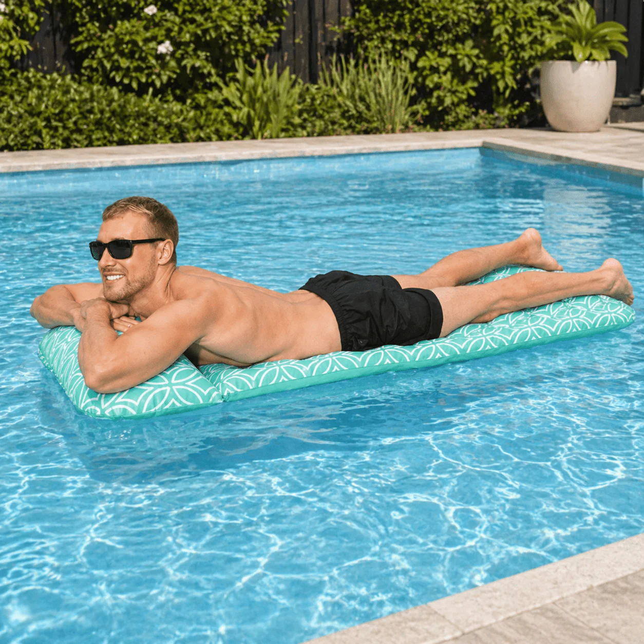 Floating Pool Mat – Plush Comfort