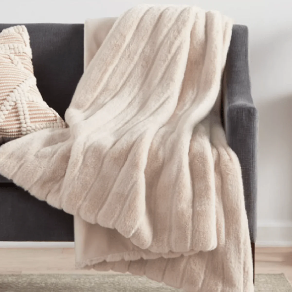 KRISTOFF Faux Fur Rabbit Throw/Blanket - Image 6